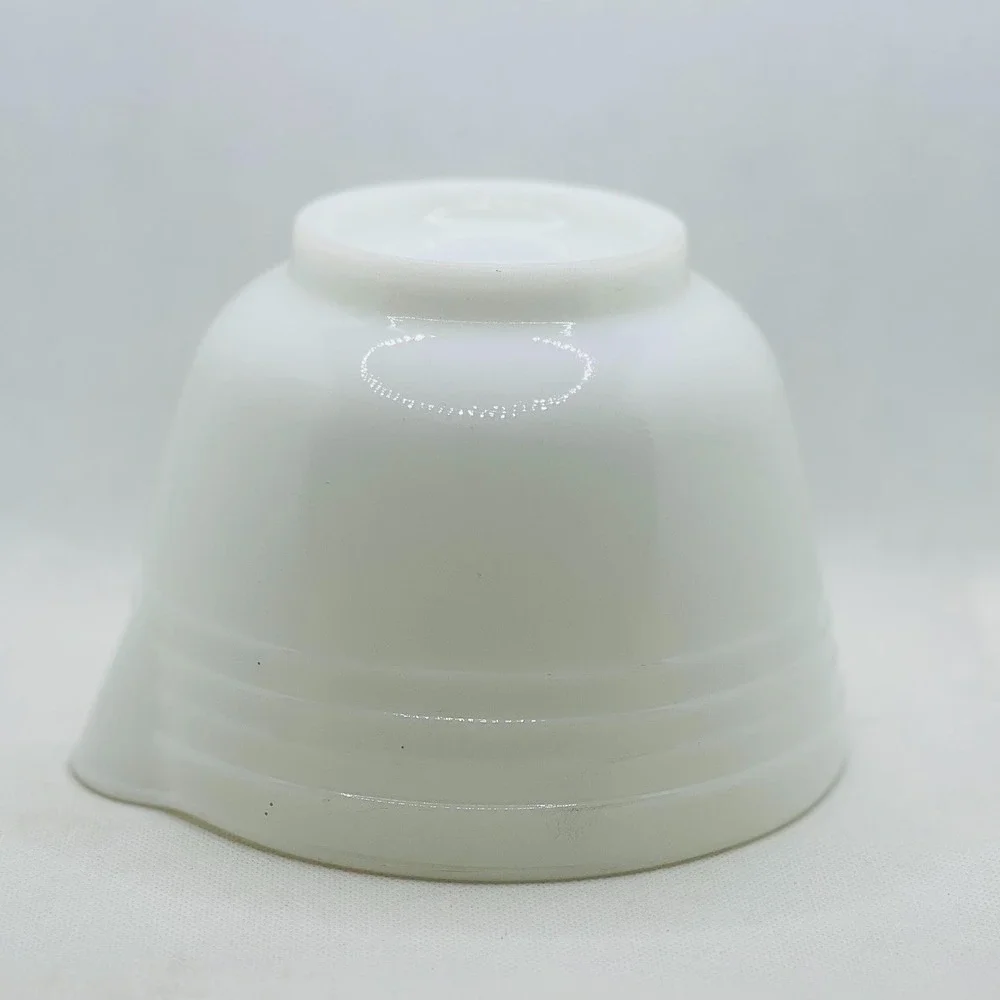Vintage Pyrex Hamilton Beach Ribbed Mixing Bowl Opal White‎ Milk Glass Retro
